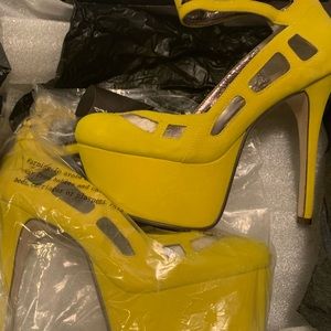Michael Antonio yellow heels